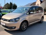 Volkswagen Touran Steuerkette & Insp. Neu Klima Sitzheizung - gebrauchte VW Touran aus dem Jahr 2012