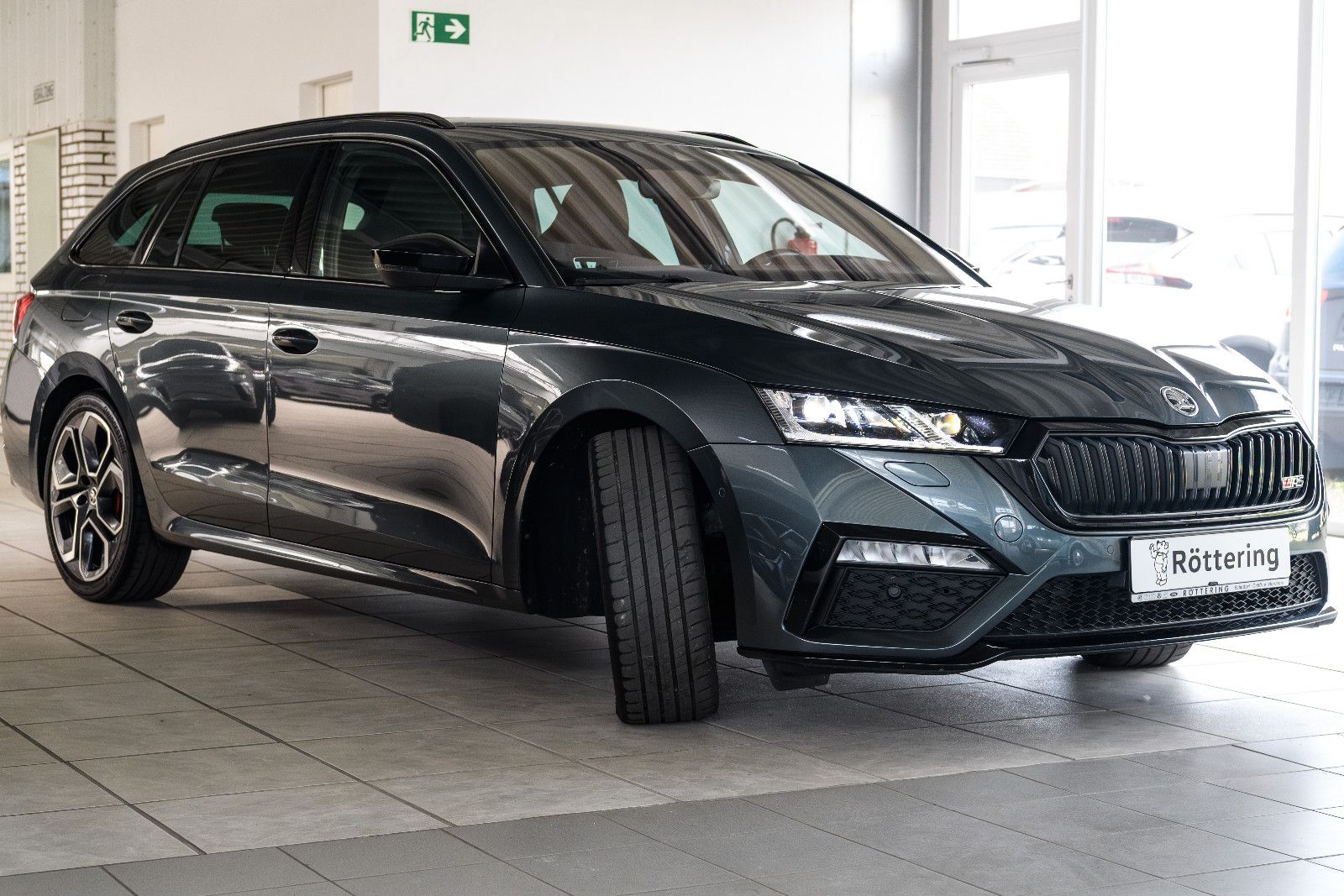 Fahrzeugabbildung SKODA Octavia 2.0 TSI DSG RS COMBI NAVI/ACC/AHK/SZH