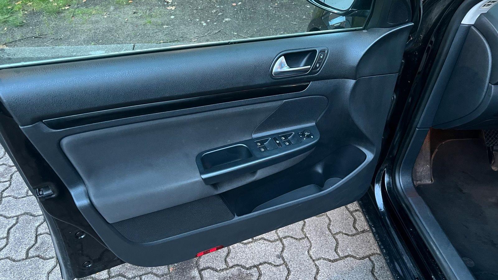 Volkswagen Golf 2010 — photo 11