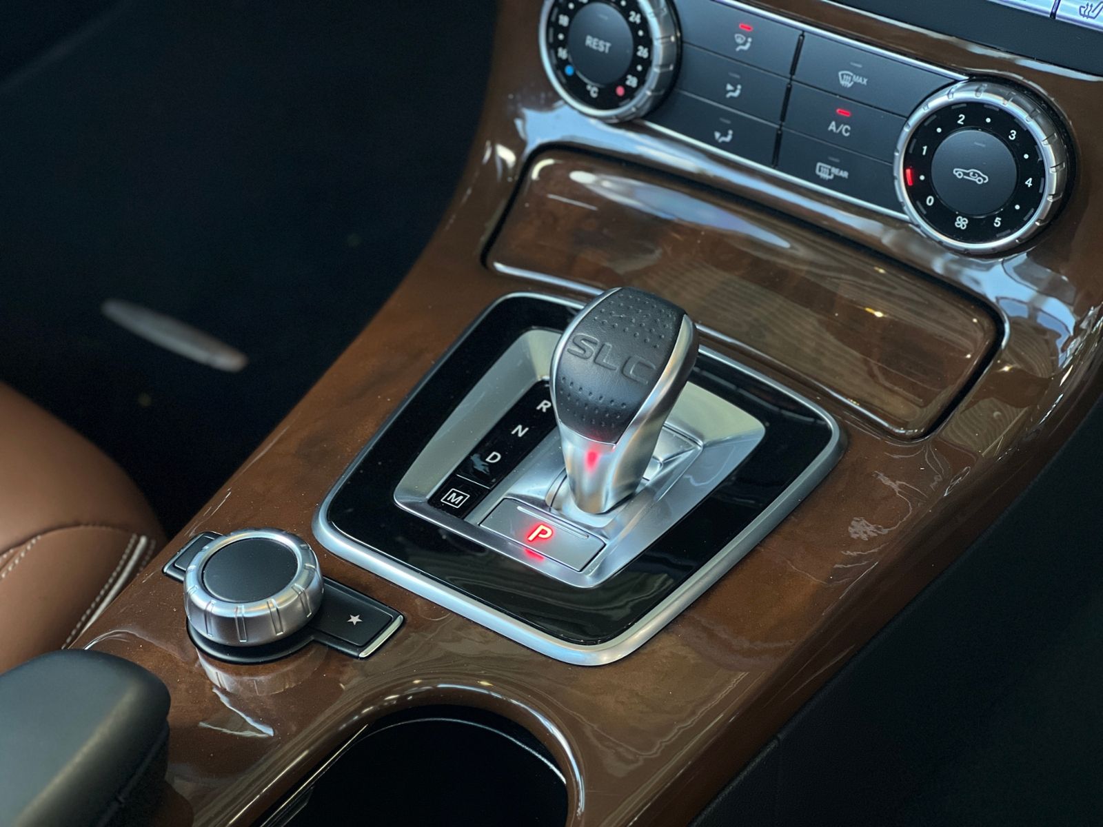 Fahrzeugabbildung Mercedes-Benz SLC 200 LED LEDER NAV SHZ PDC 18"
