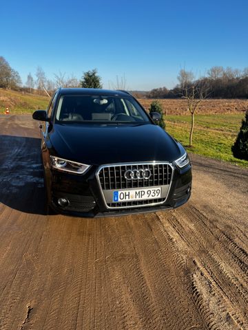 AUDI Q3 1.4 TFSI cylinder on d. S tronic design d...