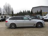 BMW 540 5 Touring 540 d xDrive Sport Line - silberne BMW 540