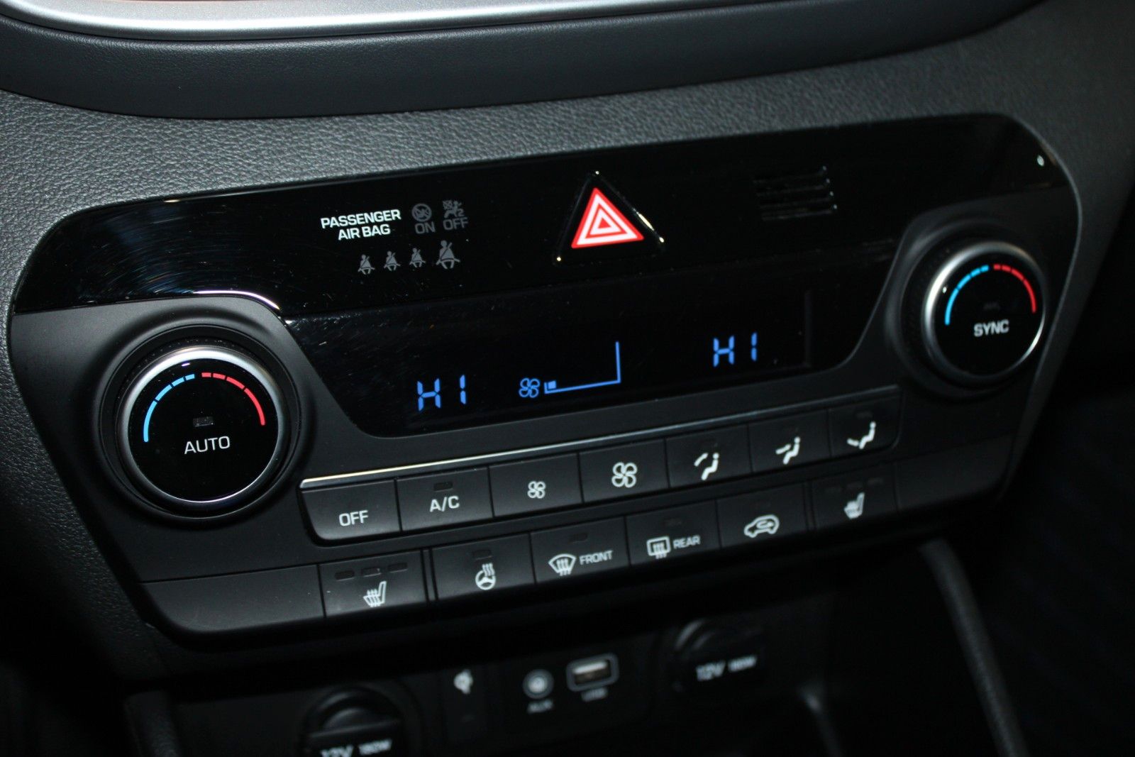 Fahrzeugabbildung Hyundai TUCSON STYLE Aut. NAVI AHK LED SHZ CAM uvm.