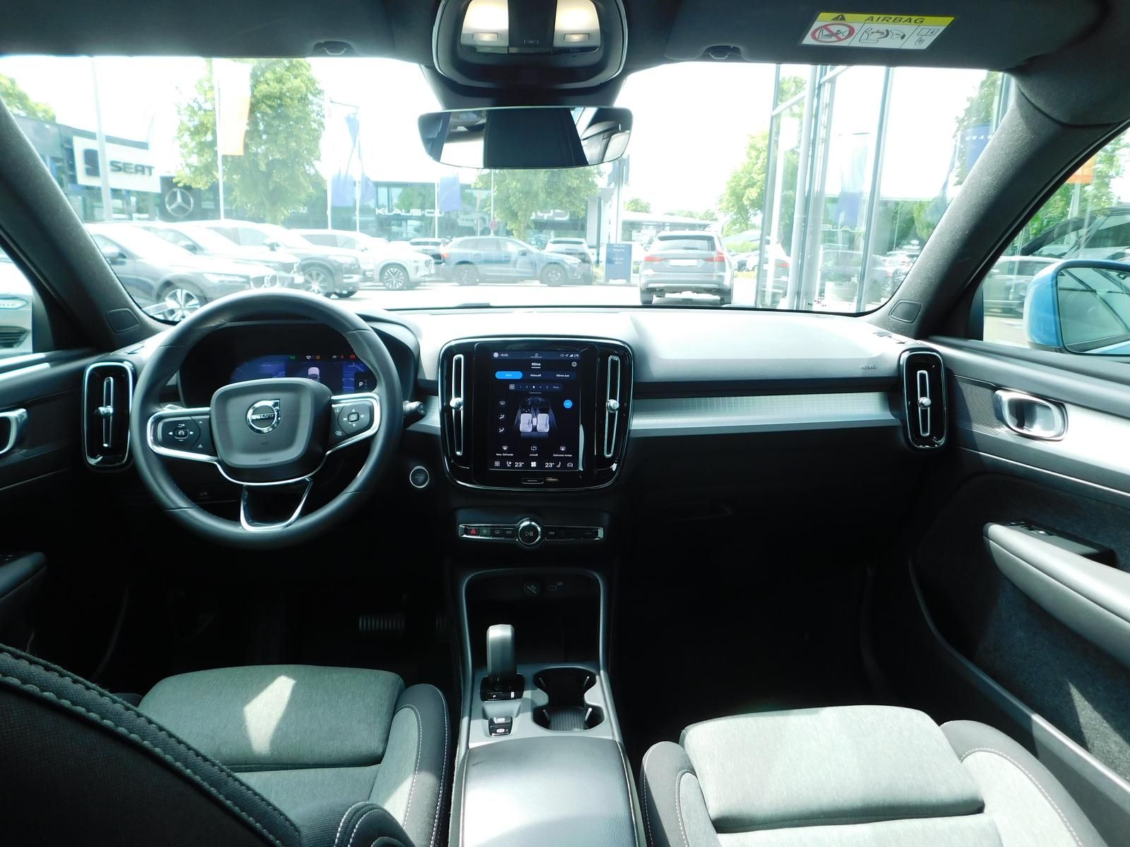 Fahrzeugabbildung Volvo XC40 B3 Core "ACC, 19-Zoll"