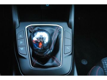 Fahrzeugabbildung Ford Focus 1,5 L ST-Line+LED+KEYFREE+SPORT-PAKET+NAVI