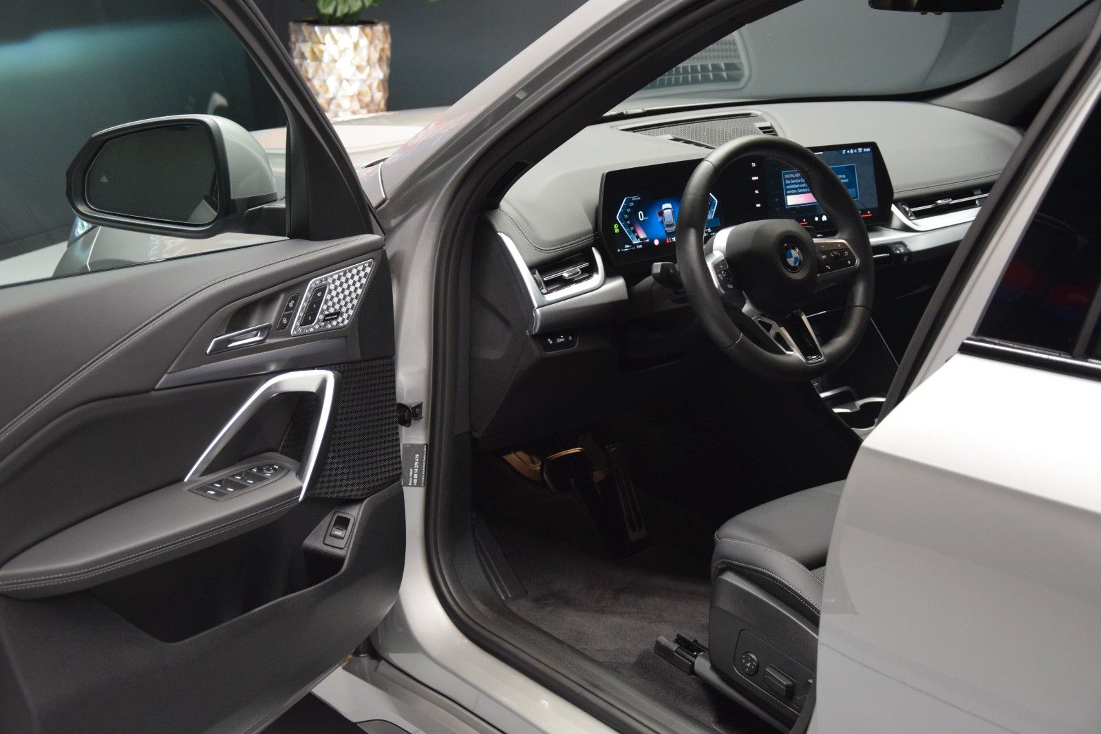 Fahrzeugabbildung BMW X1 sDrive 20 i M Sport ACC Leder H&k LED Kamera