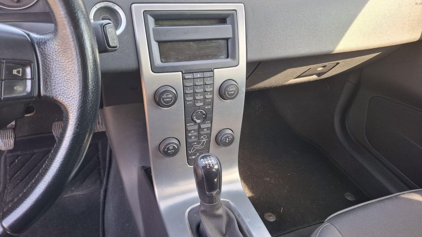 Volvo V50 2006 — photo 11