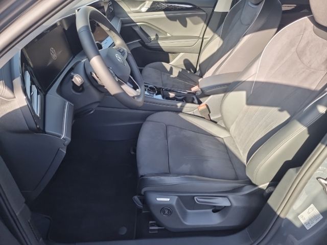 Fahrzeugabbildung Volkswagen Tiguan 1.5 eTSI ELEGANCE NAVI STHZG AHK LED-PLUS