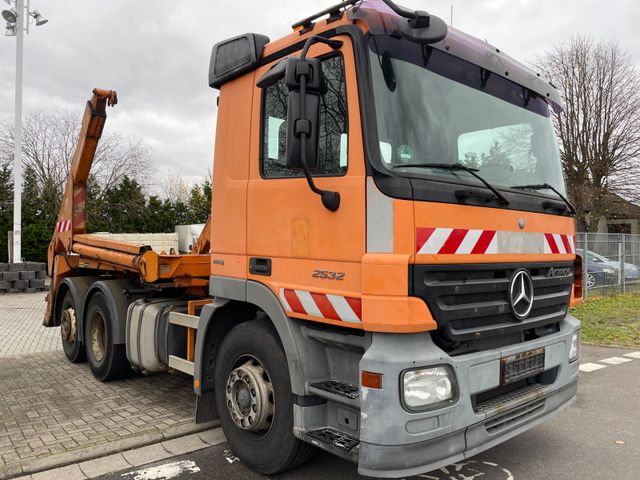 Mercedes-Benz Aktros 2532 Absetzt Container