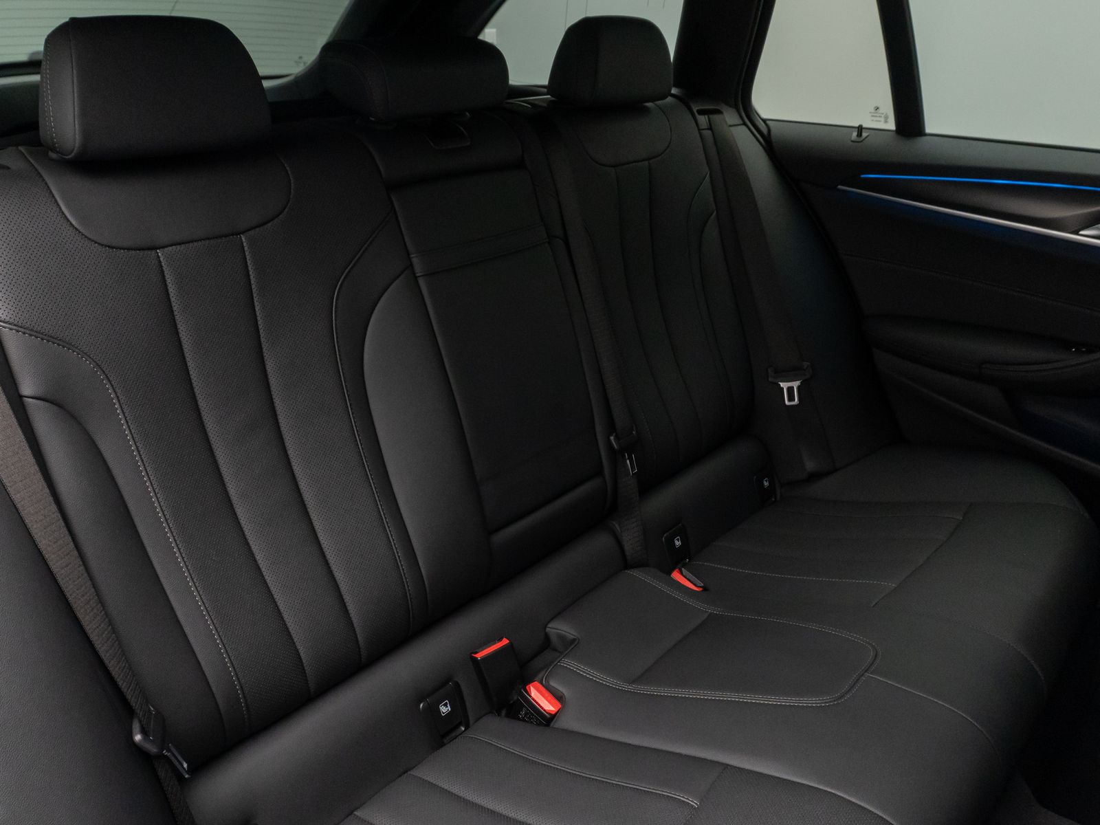 Fahrzeugabbildung BMW 530e xD M Sport Kamera HUD DAB HiFi ACC Komfort