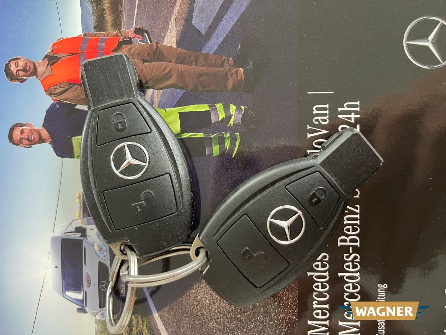 Fahrzeugabbildung Mercedes-Benz Vito Tourer 111 CDI  9-Sitzer extralang BlueTEC
