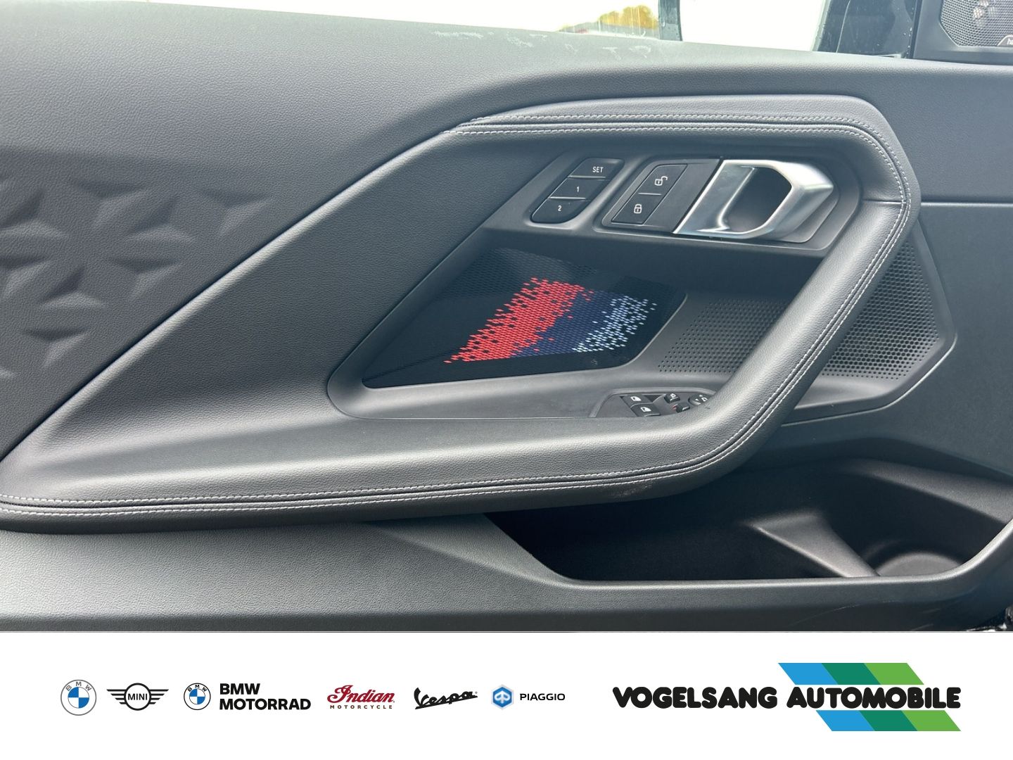 Fahrzeugabbildung BMW M2 Coupe BLACKLINE ParkAssistent HUD AD Navi Led