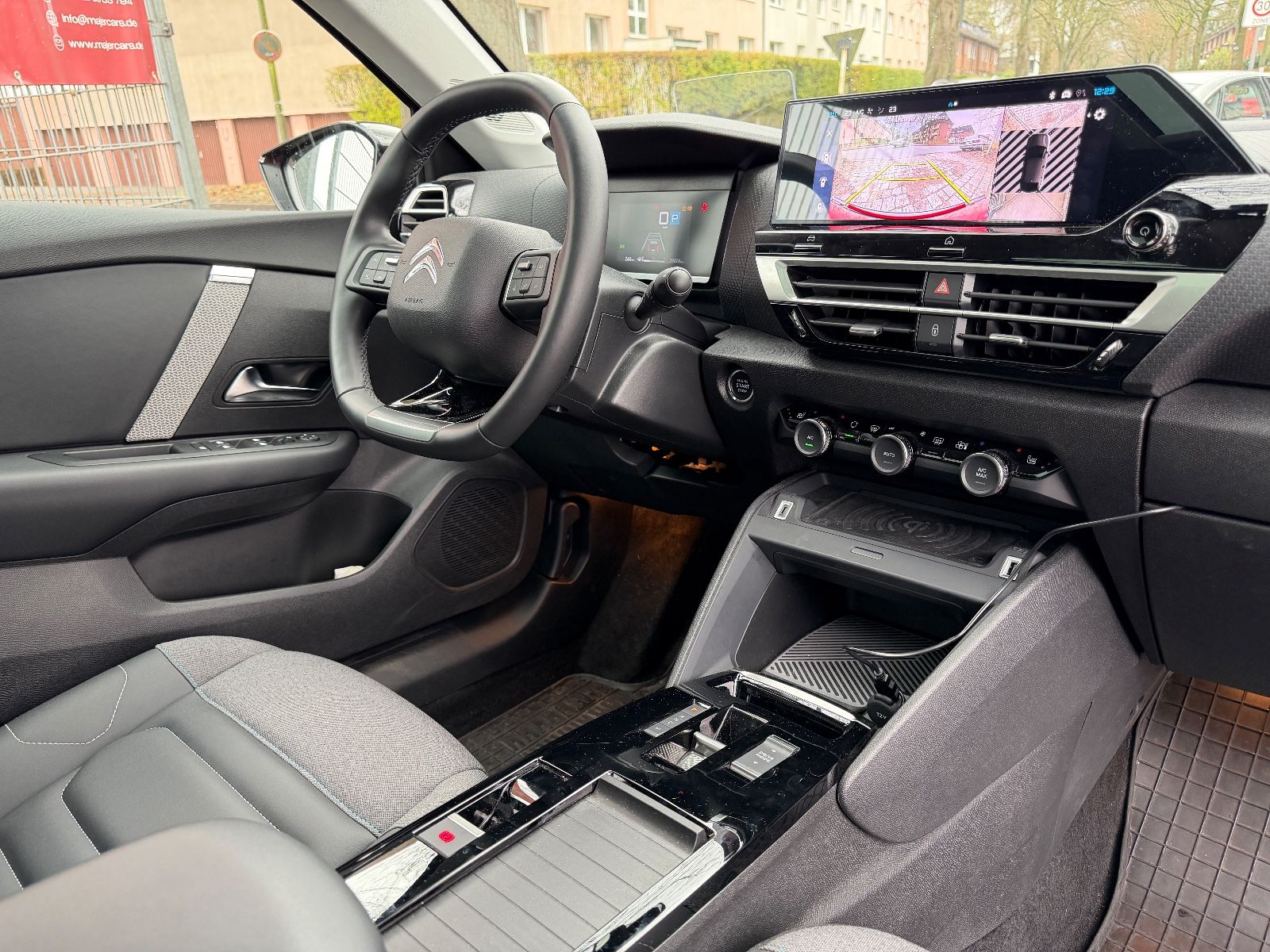 Fahrzeugabbildung Citroën C4 Lim. Max*PANO*HEADUP*KAMERA*TEILLEDER*PDC*ALU