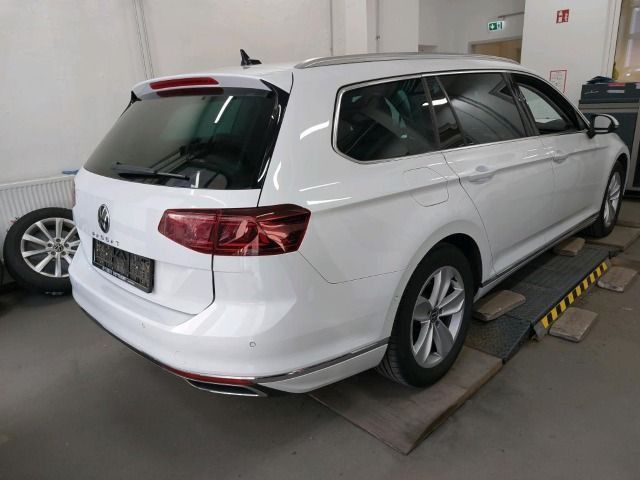 Volkswagen Passat Variant - Bild 2