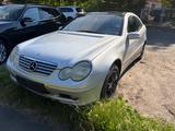 Mercedes-Benz CL 200 - silberne Mercedes-Benz CL 200