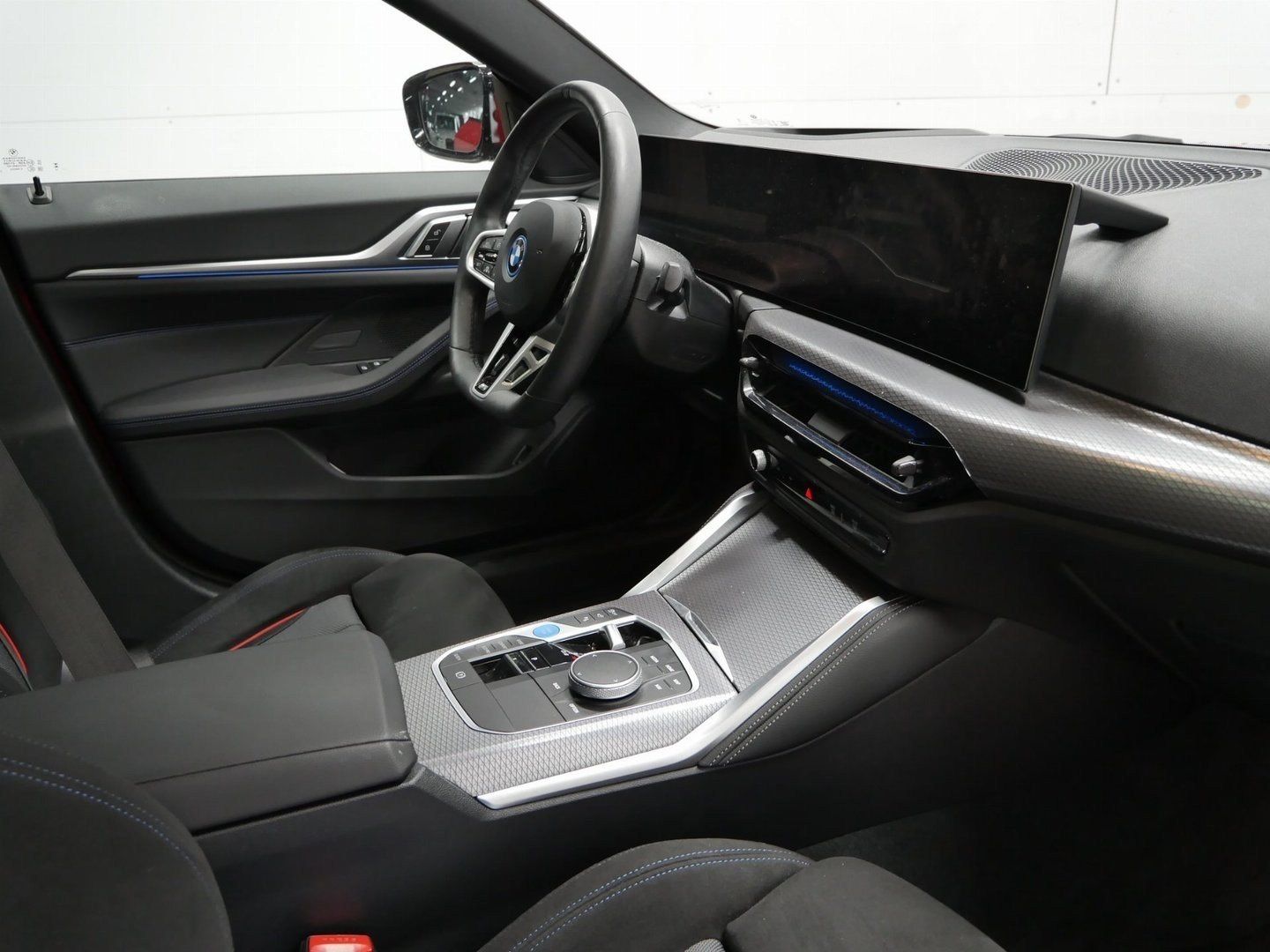 Fahrzeugabbildung BMW i4 eDrive40 M Sportpaket Driving Assistant Profe