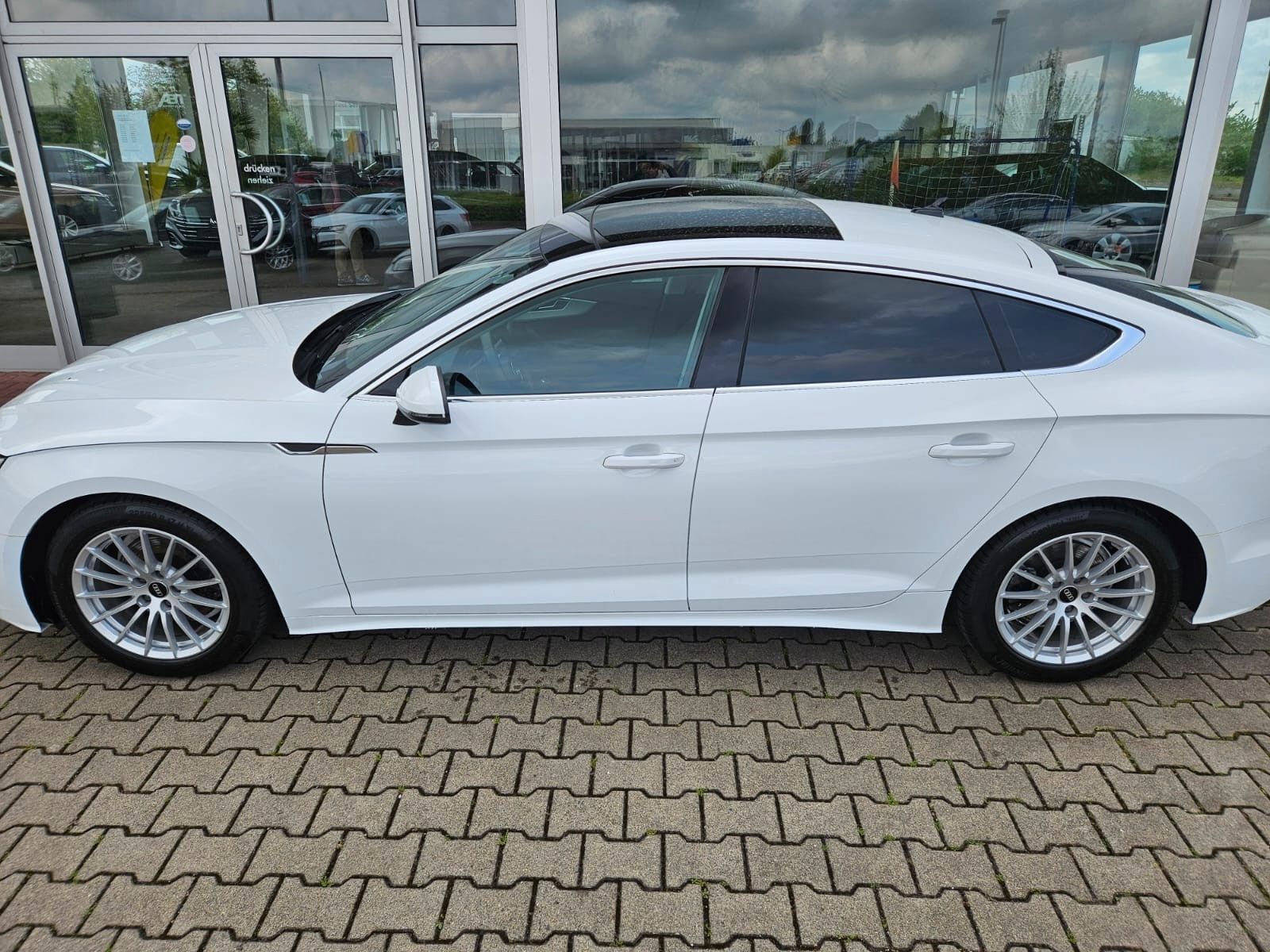 Audi A5 Sportback 35 TFSI PANO AHK NAVI foto 4