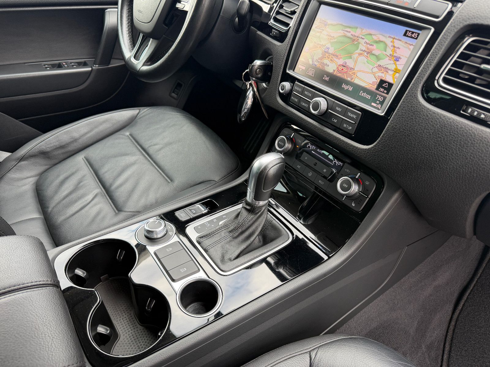 Fahrzeugabbildung Volkswagen Touareg V6 TDI Terrain Tech 4Mot/NAVI/LED/LEDER