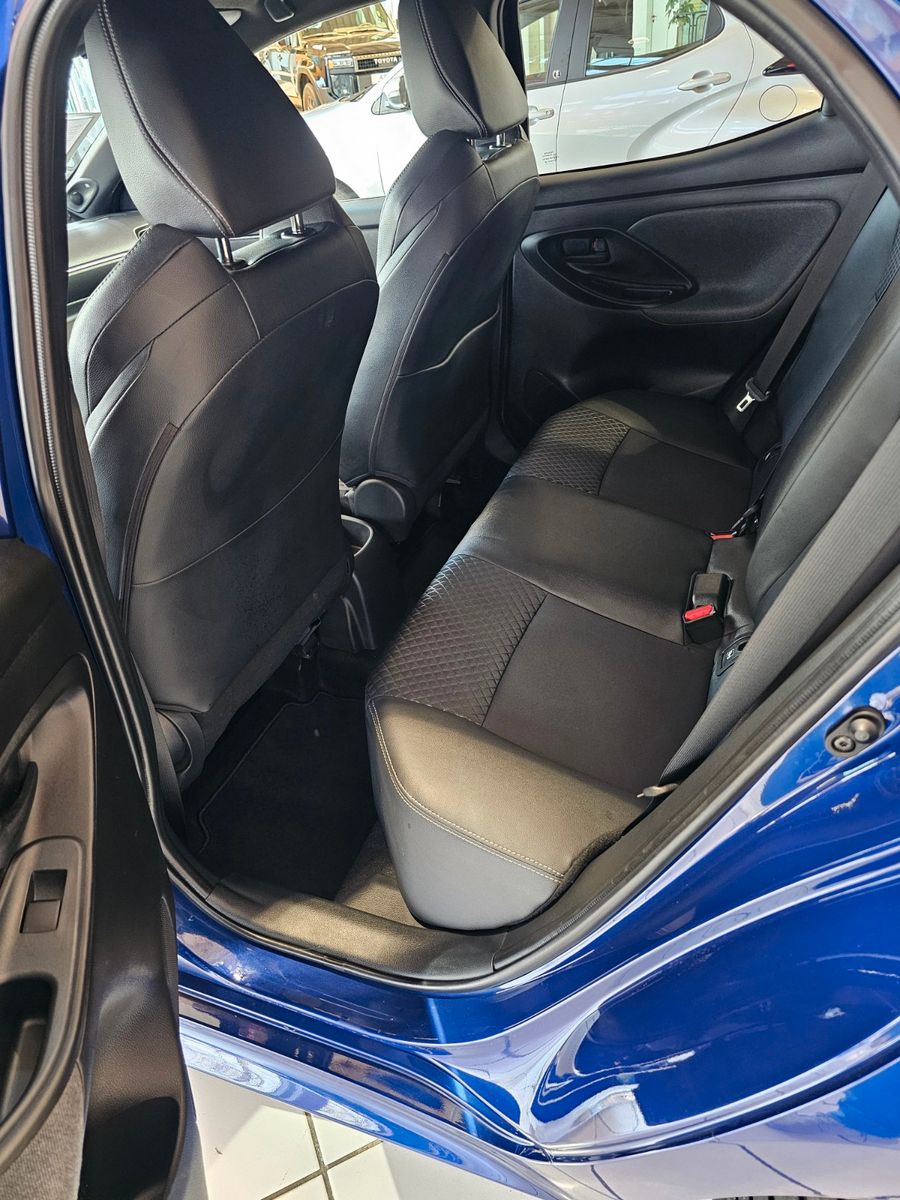 Fahrzeugabbildung Toyota Yaris Style 1,5 Schaltfahrzeug / Navi / Head-Up