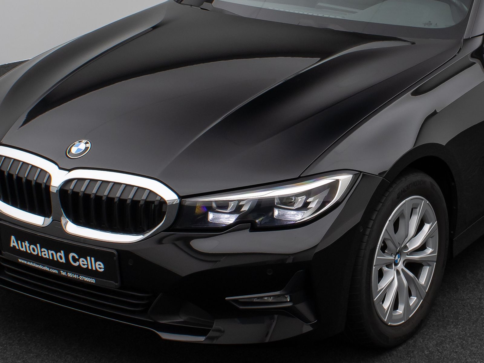 Fahrzeugabbildung BMW 320d Panorama DAB HiFi Lenkrhzg PDC AHK Alarm