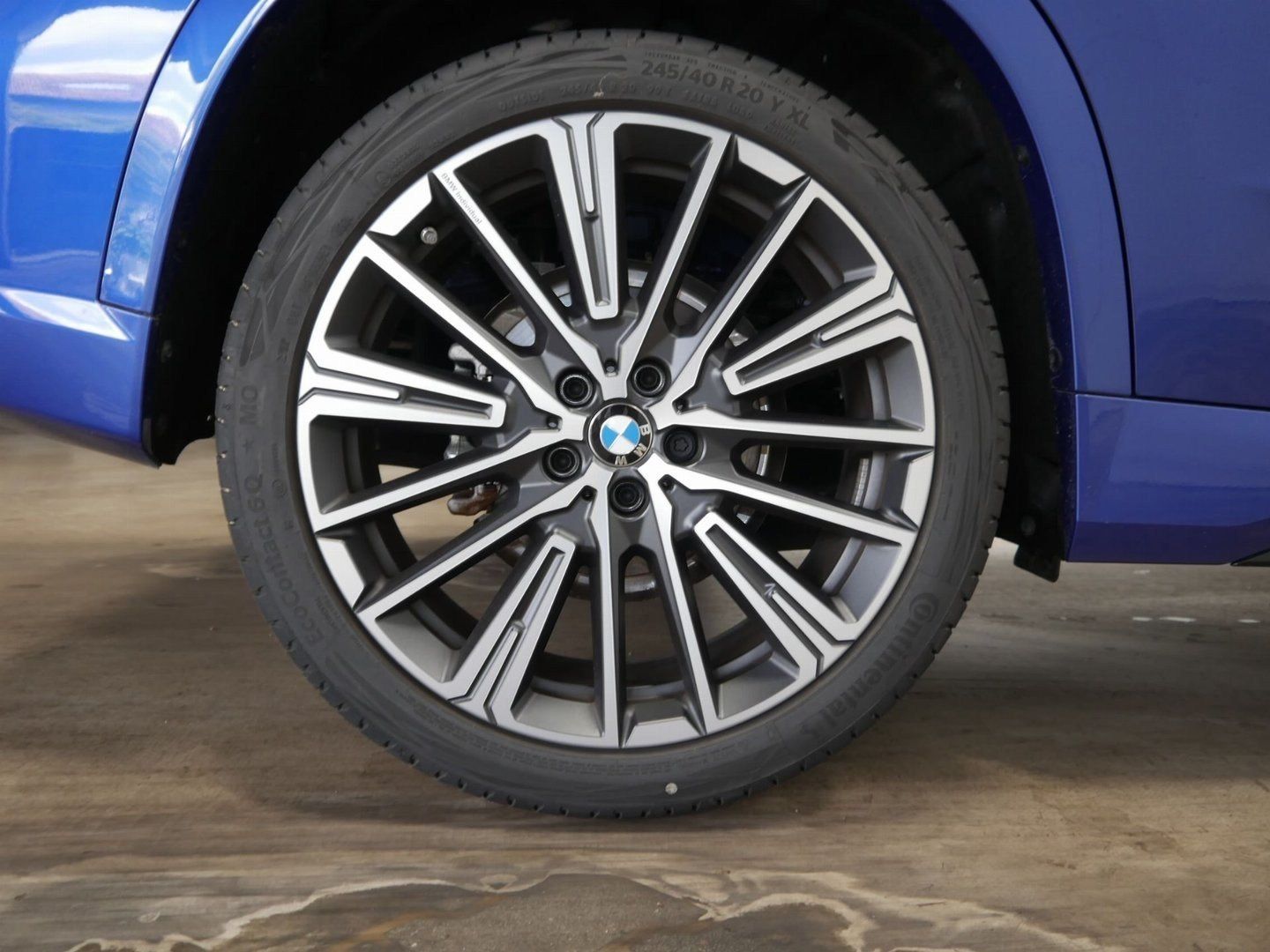 Fahrzeugabbildung BMW X1 sDrive20i | M-Sportpaket | Panorama-Glasdach