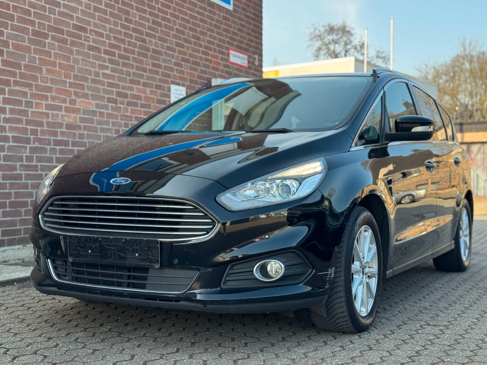 Ford S-MAX TITANIUM 7-SITZER SITZHEIZUNG NAVI KEYLESS