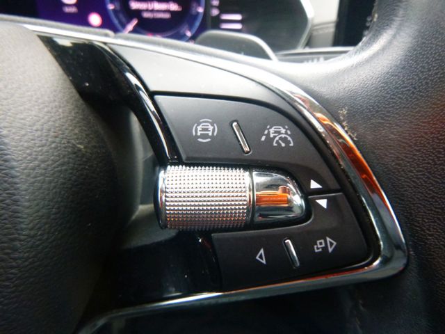 Fahrzeugabbildung Skoda Octavia Combi 2.0 TDI, Clever>AUT/AHK/PANO/ACC<