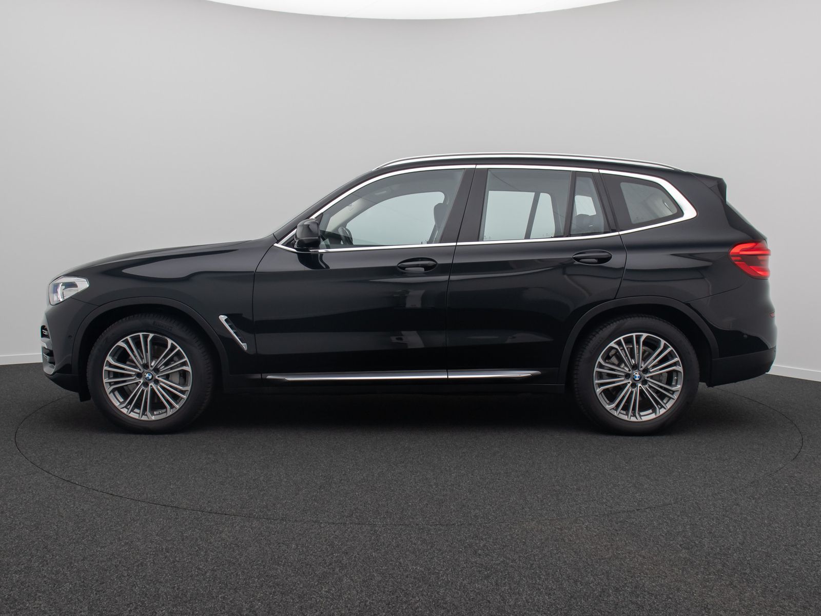 Fahrzeugabbildung BMW X3 xD30d Luxury Line DAB Kamera LED Alarm 19Zoll