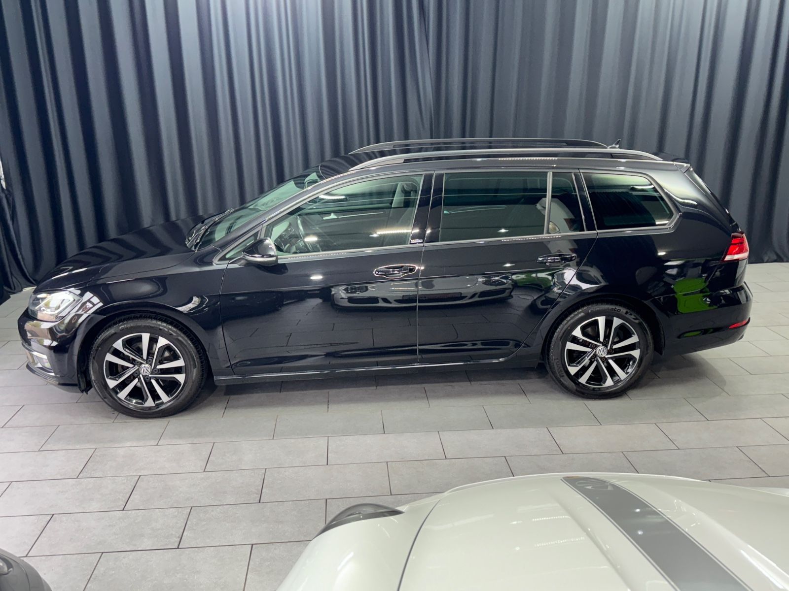 Fahrzeugabbildung Volkswagen Golf VII Variant United BlueMotion|NAVI|LED|ACC|