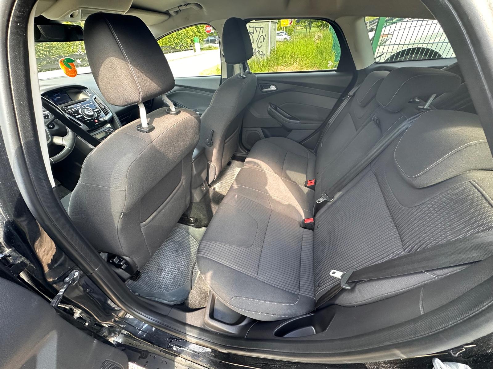 Ford Focus 2014 — photo 11