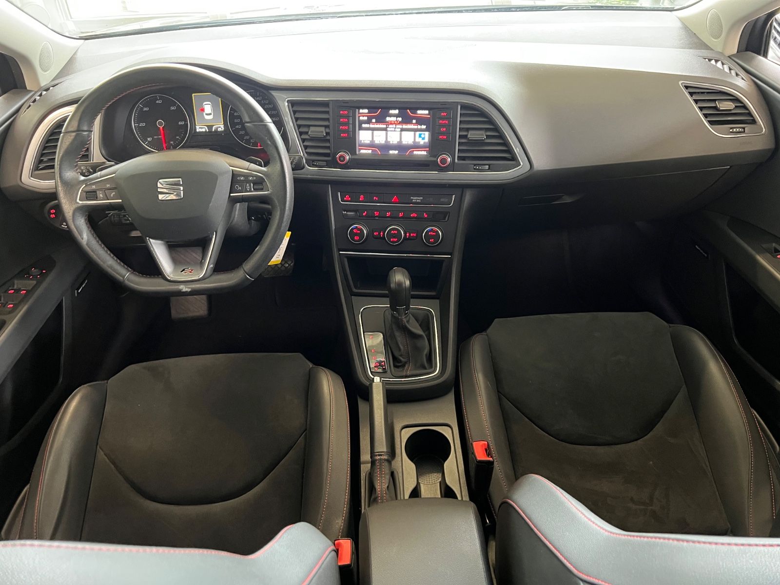 Fahrzeugabbildung SEAT Leon ST FR 2.0 TDI DSG AUTOMATIK *LED*1.HAND*