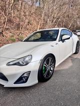 Toyota GT86 - weiße Toyota GT86