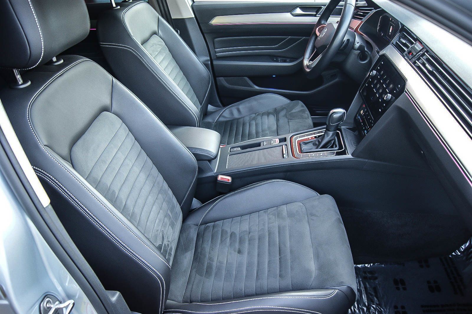 Fahrzeugabbildung Volkswagen Passat Variant 2.0 TDI Elegance VIRTUAL MATRIX