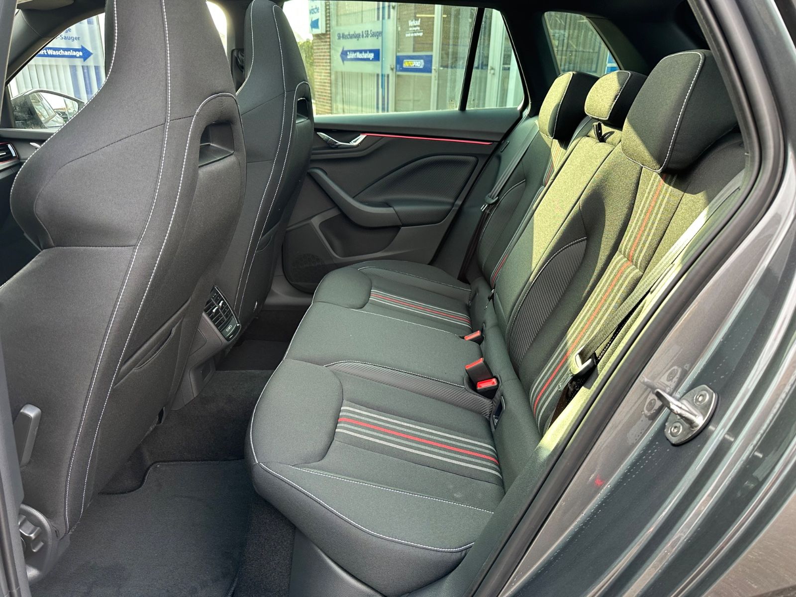 Fahrzeugabbildung SKODA Kamiq Monte Carlo 1.0 TSI DSG ACC/Matrix/Pano
