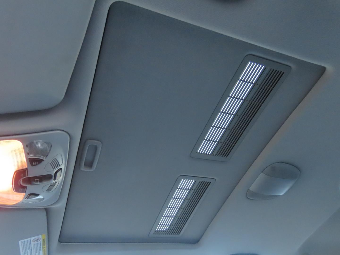 Mercedes-Benz C180 2004 — photo 20