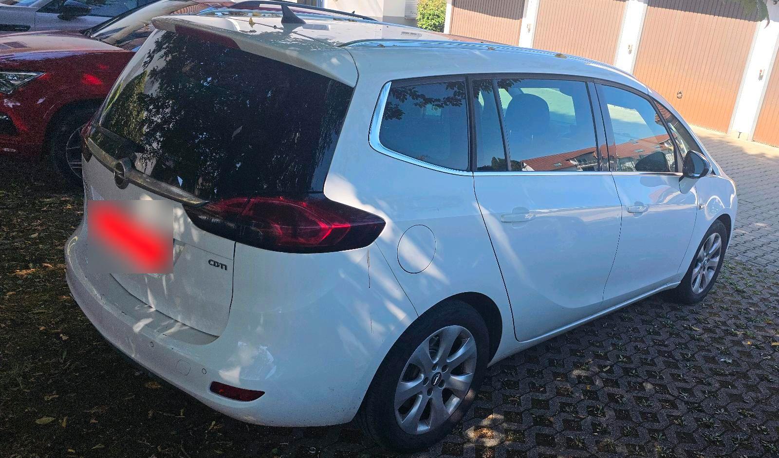Opel Zafira 2015 — photo 6