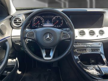 Mercedes E 220 - 10