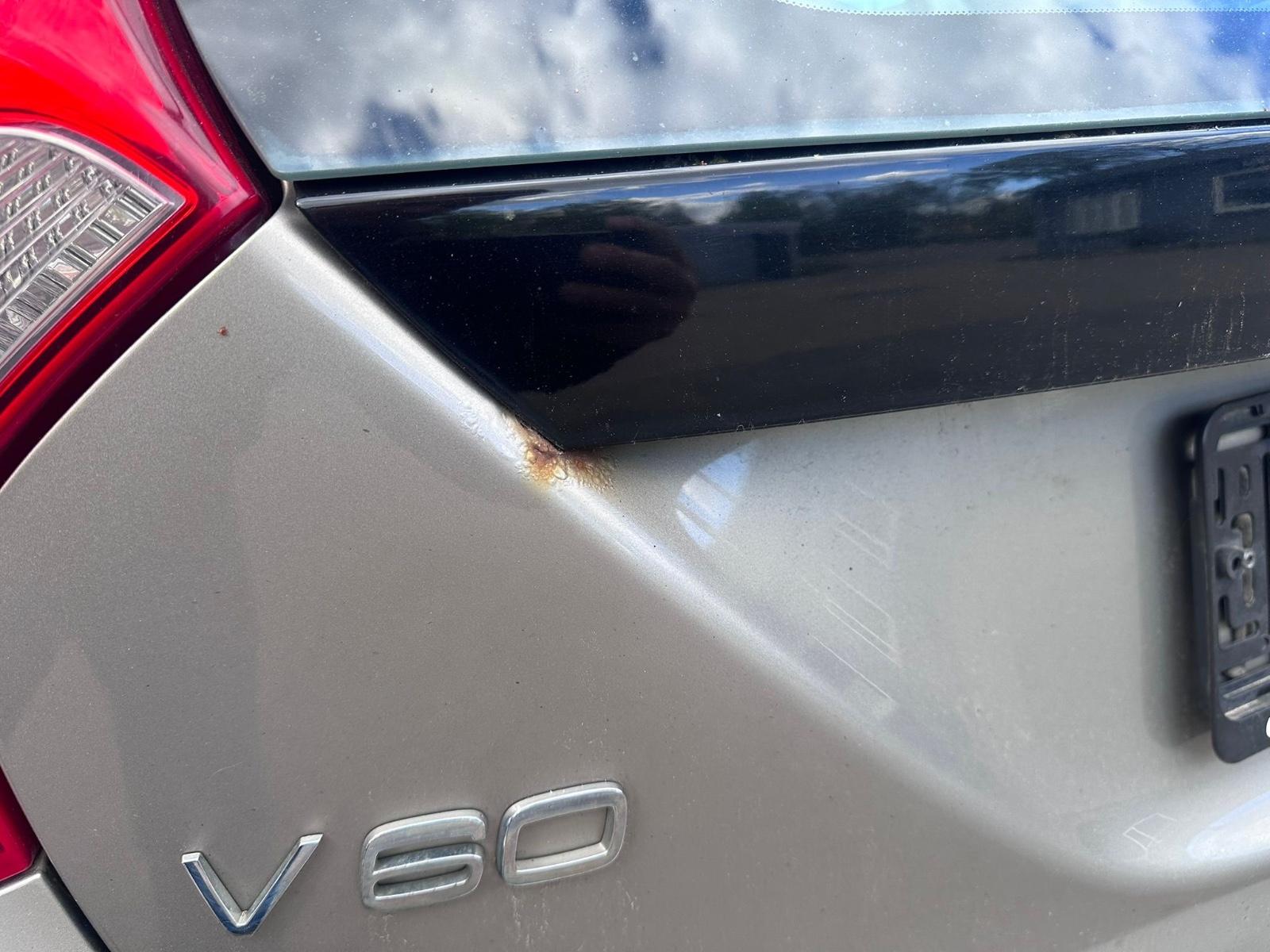 Volvo V60 2012 — photo 19