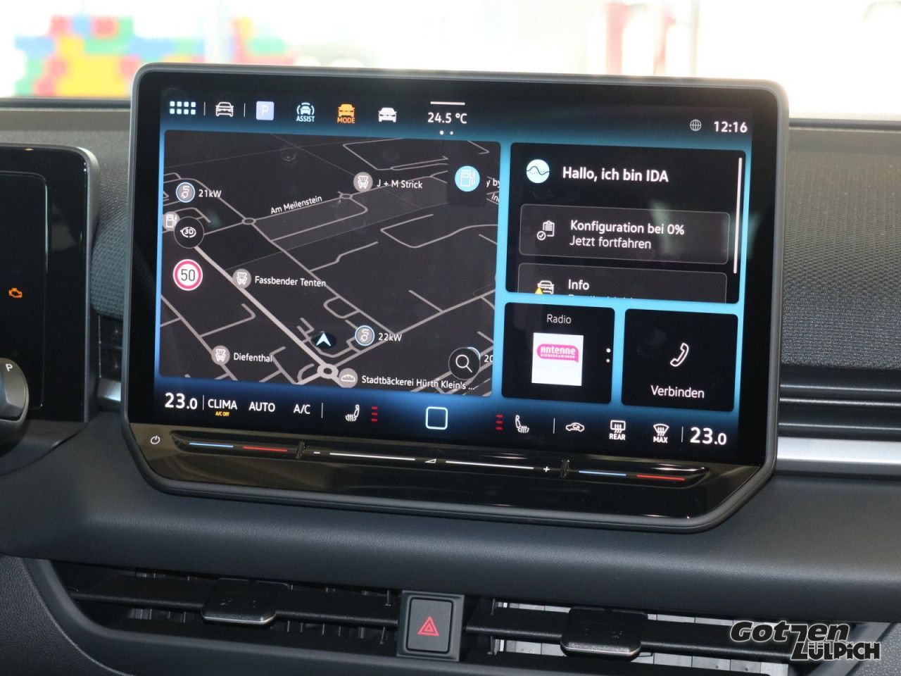 Fahrzeugabbildung Volkswagen T-Roc R-Line 1,5TSI LED-Matrix AHK DSG Navi Easy