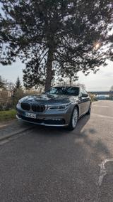 BMW 730d - Top Zustand.Gestik, Massagesitze,uwm. - BMW 730 mit Panoramadach