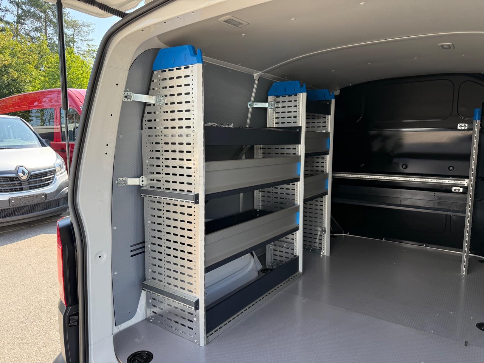 Volkswagen T6.1 Transporter DSG LED ACC NAVI SORTIMO STDHZ