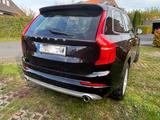 Volvo XC90 D5 AWD  Momentum Navi Leder Pano ACC AHK - Volvo XC90 in Mönchengladbach