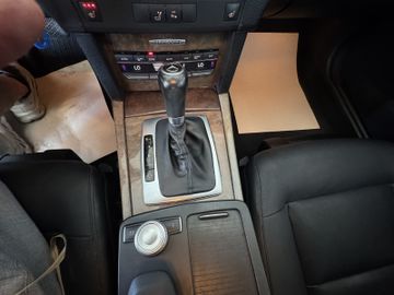 Mercedes E 220 - 12