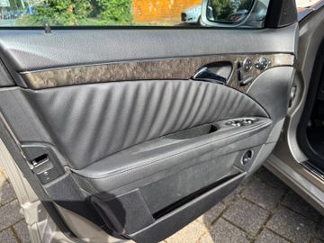Mercedes E 280 - 7