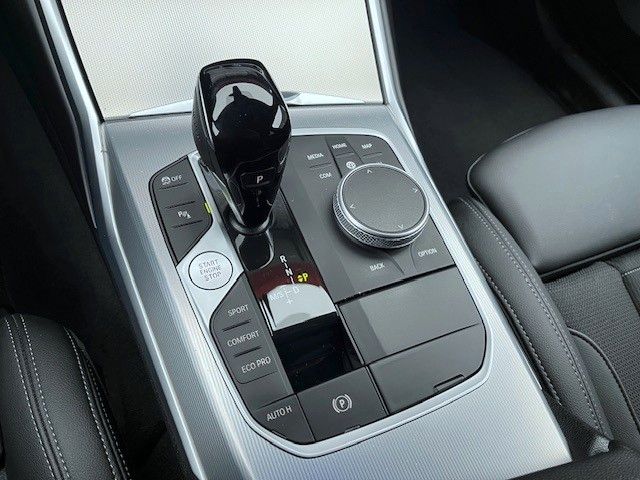 BMW 318d Touring LED LIVE-COCKPIT DRIVING KAMERA foto 14