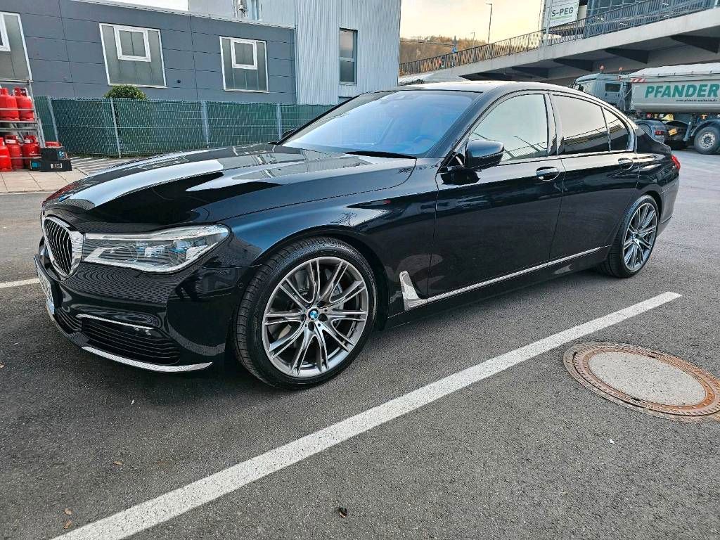 Image of BMW 750
