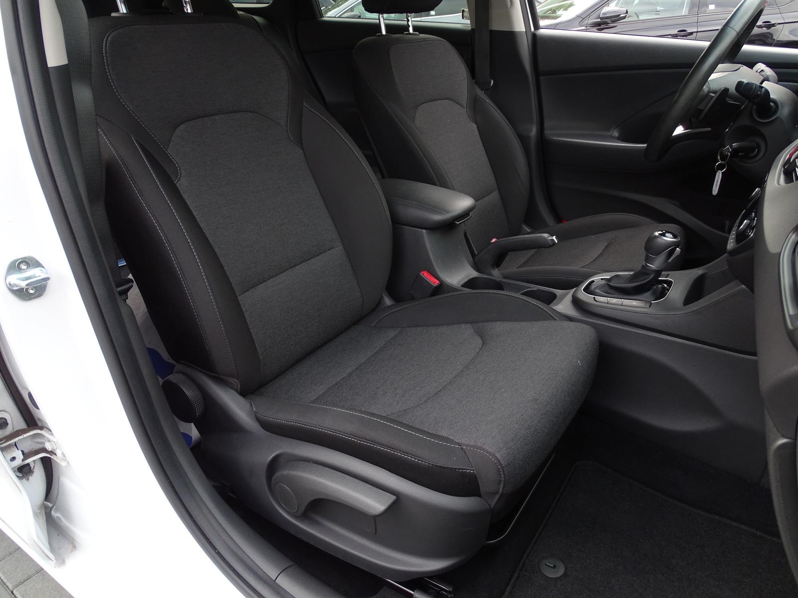 Hyundai i30 cw 1.5 T-GDI DCT Intro Edition M-Hybrid LED
