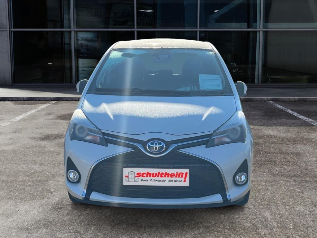 Fahrzeugabbildung Toyota Yaris Hybrid 1.5 VVT-i Lounge