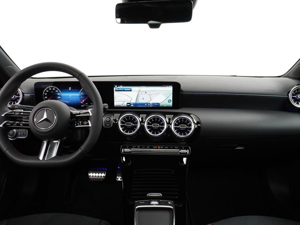 Mercedes-Benz A 180 Star Edition AMG Line | Panorama - Schiebe