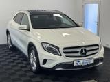 Mercedes-Benz GLA 200 Automatik Urban Sport Pano Navi Bi-Xenon - mit Benzin-Antrieb: Teilleder, Geländewagen